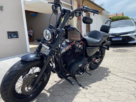 HARLEY-DAVIDSON SPORTSTER FORTY-EIGHT 